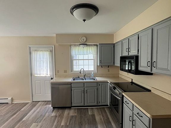 4th image of 110 Hillary Dr