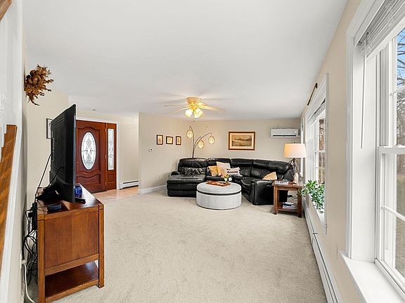 5th image of 41 Red Spring Rd