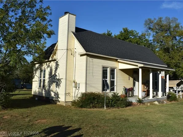 130 W Scott St, Magazine, AR 72943