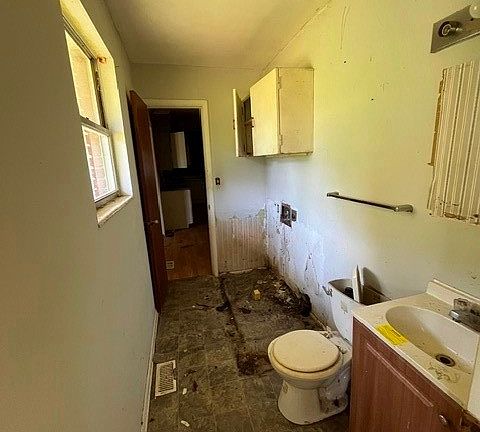 4th image of 7060 Crestwood Drive