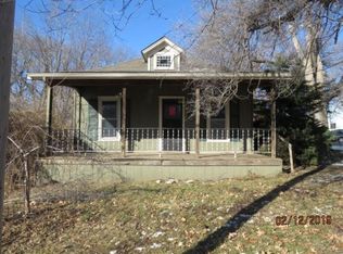 510 High Grove Rd, Grandview, MO 64030