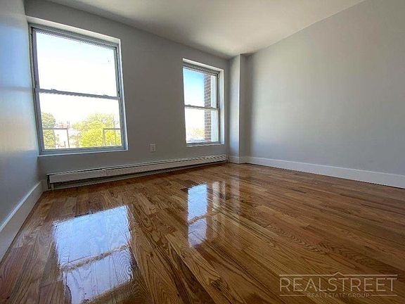 4th image of 313 Hancock St #3