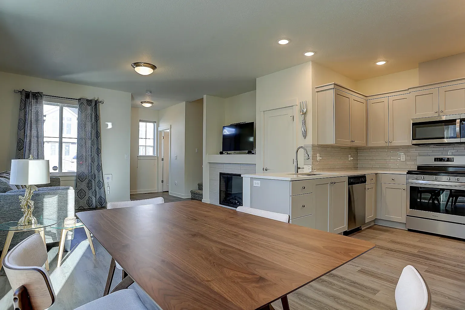 2582 NE Purcell Blvd — Photo 4