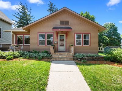 211 Walnut Ave, Saint Charles, IL, 60174