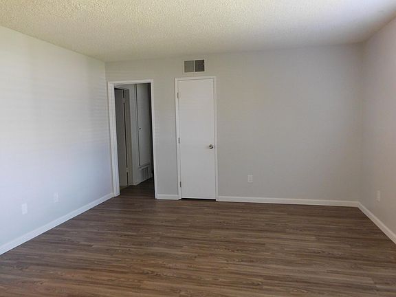 4th image of 780 W Glentana St #14
