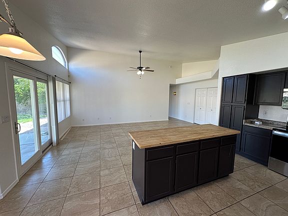 4th image of 15001 S 46th Pl