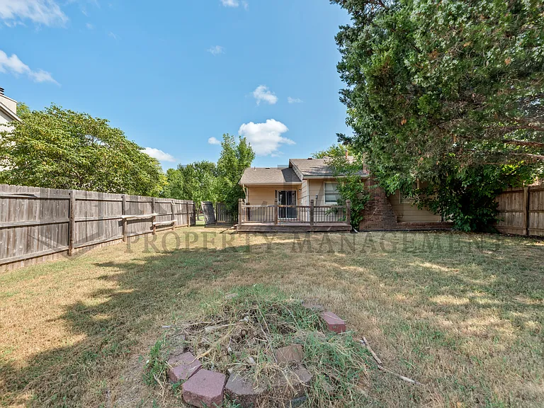 10919 W Nantucket St — Photo 26