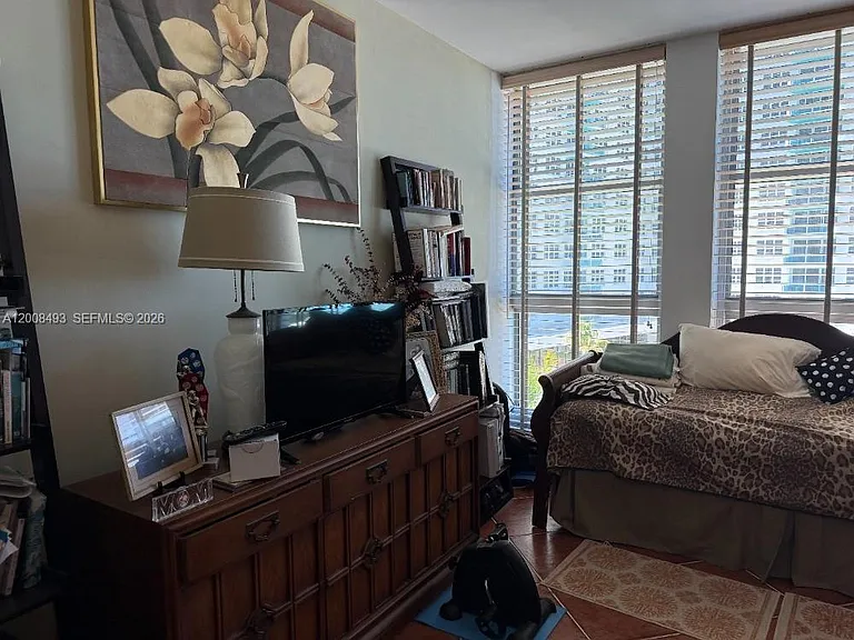 5055 Collins Ave #4C — Photo 6
