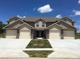 10721 Westover Rd, Peculiar, MO 64078