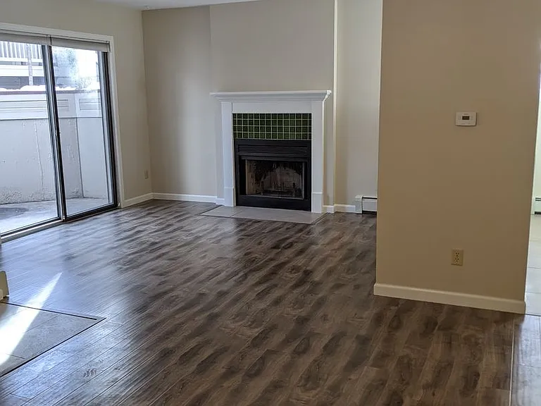 275 Pearl St #9 — Photo 3