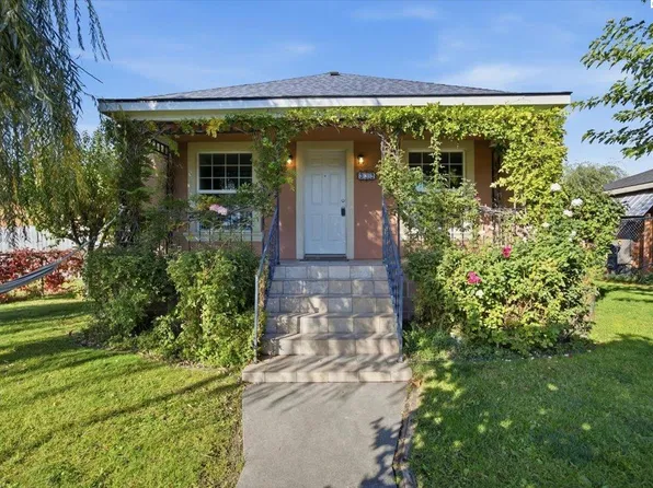 939 W Agate St, Pasco, WA 99301