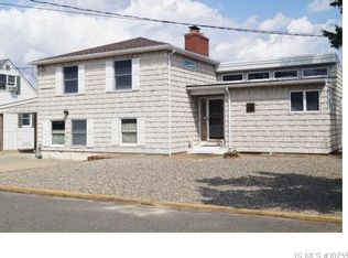 16 High Tide Dr, Waretown, NJ 08758