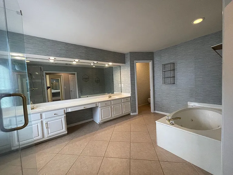 11310 Crossington Rd — Photo 21