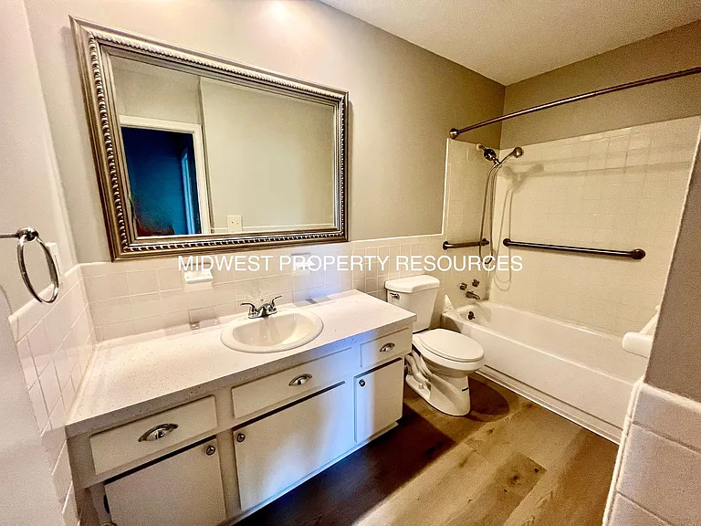 Stunning 2 Story townhome w/ outdoor Maintenance provided — Photo 11