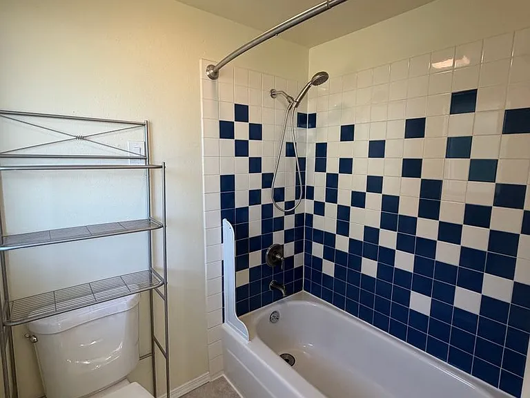 2735 Almaden St — Photo 14
