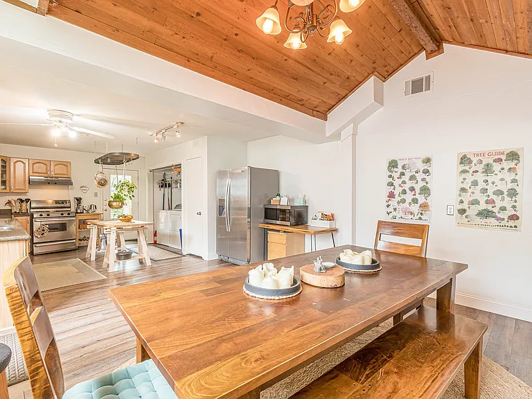 Kitchen & dining