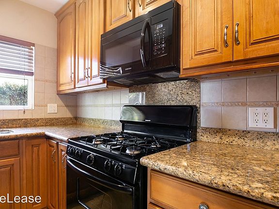 5th image of 4373 Logan Ave