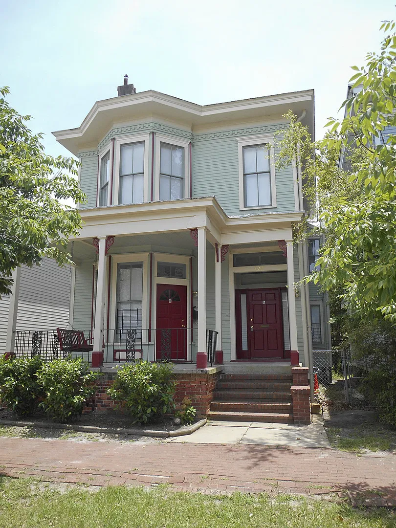 407 E Park Ave — Photo 1