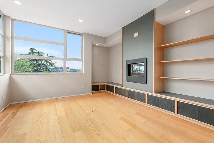2351 Yale Ave E — Photo 13
