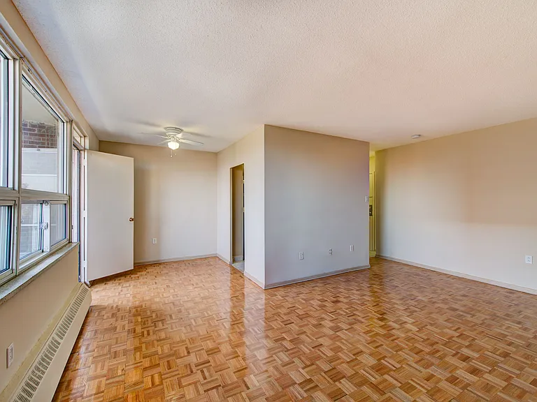 1470 Williamsport Dr — Photo 9