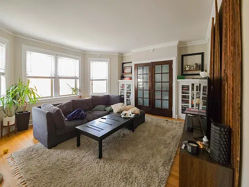 4507 1/2 N Greenview Ave #2W Photo 1