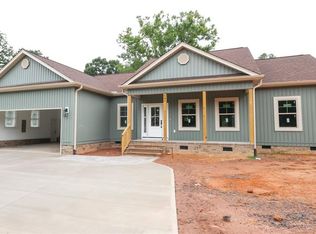 139 Legacy Ln, Eden, NC 27288