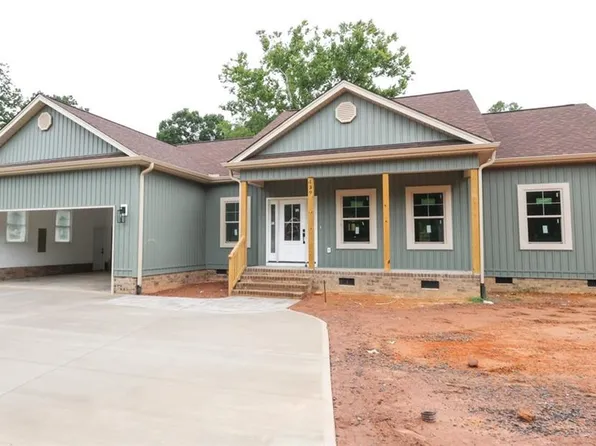 139 Legacy Ln, Eden, NC 27288