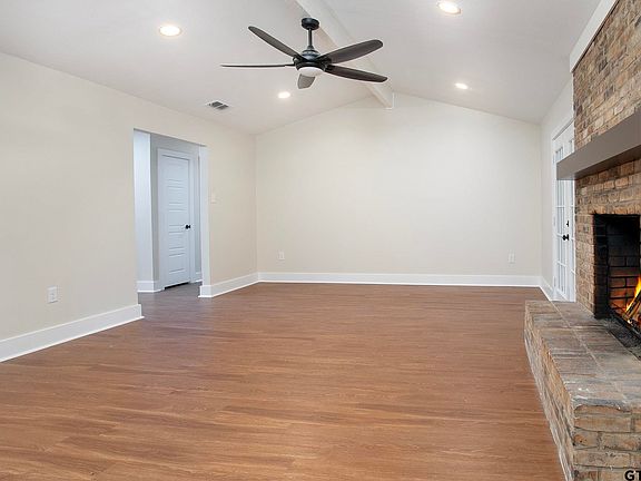 5th image of 610 Rockwall Dr