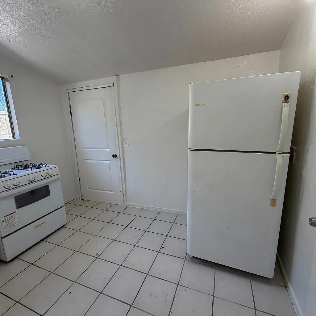 1 bed, 300 sqft, $1,299 — Photo 4
