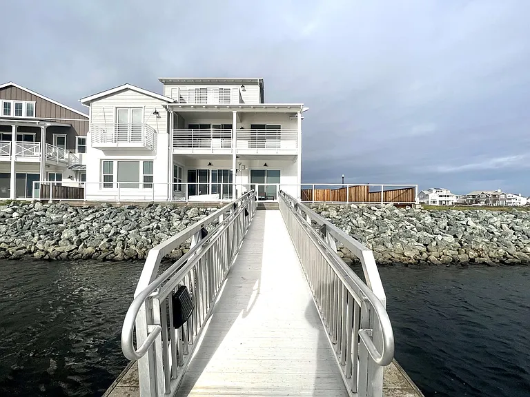 472 Halcyon Pl — Photo 41