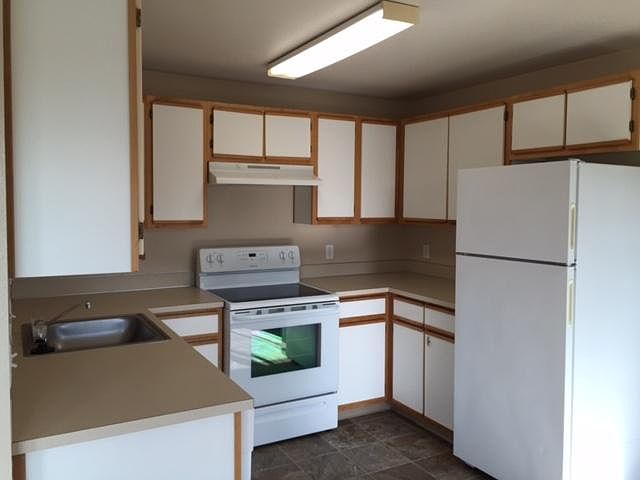 2nd image of 7690 SE Michael Dr