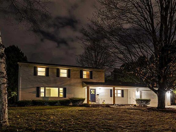 2nd image of 300 Simonet St