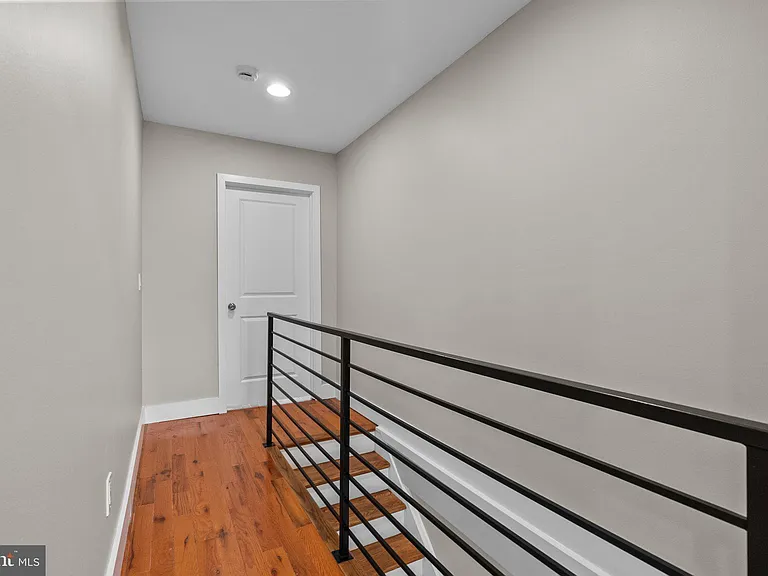 2142 N Percy St — Photo 19