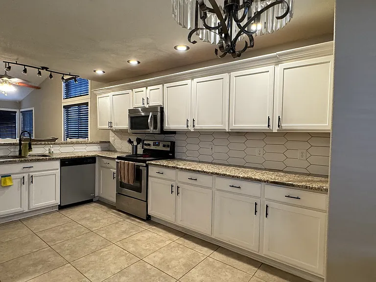 9138 W Hazelwood St — Photo 2