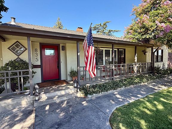 3rd image of 835 Edward Dr