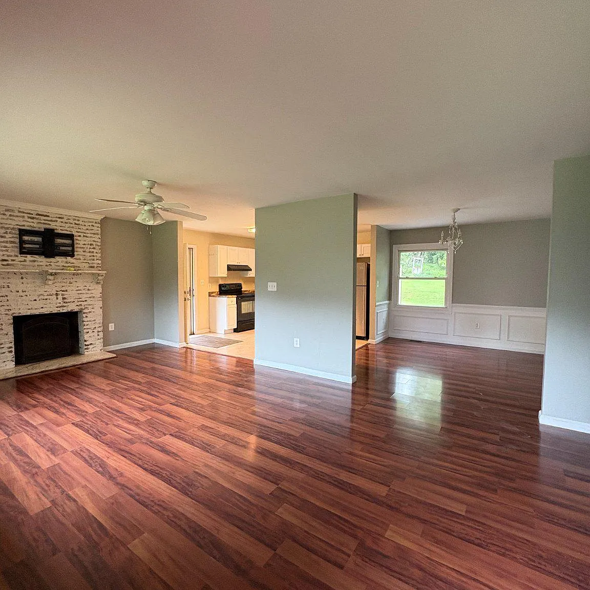 3 bed, 2.0 bath, 1627 sqft, $2,500 — Photo 3