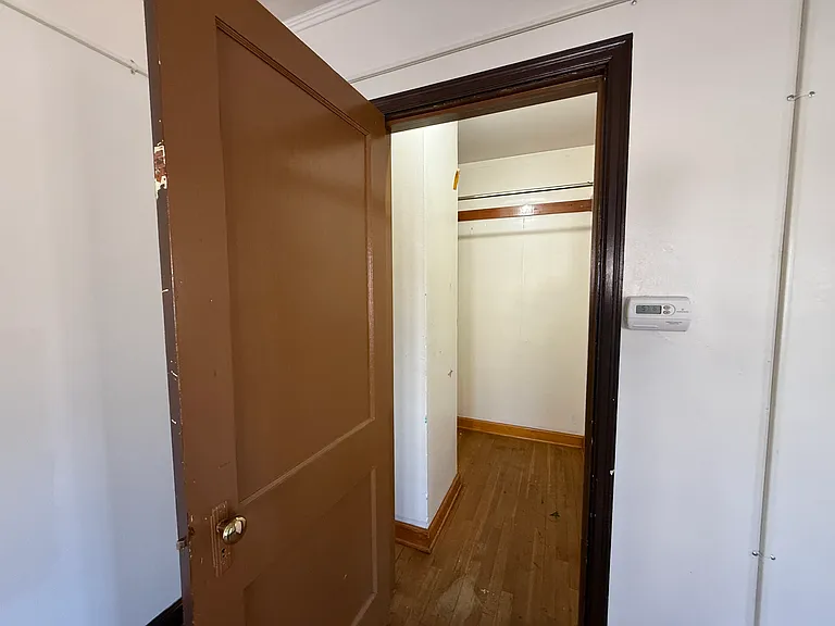 231 W 4th St #2 — Photo 7