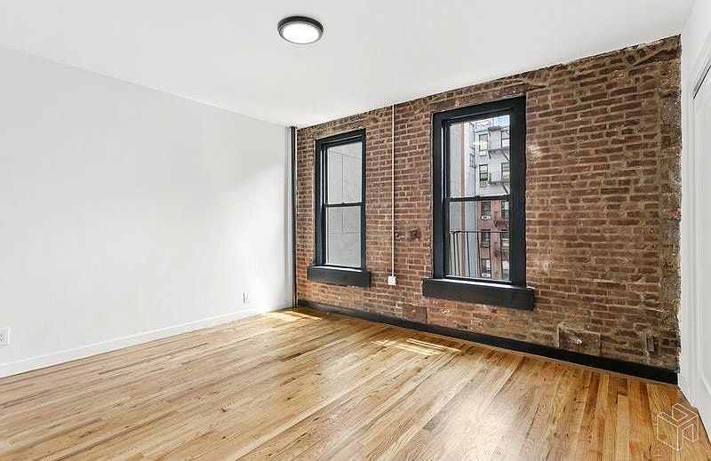 1st image of 166 Suffolk St APT 3B
