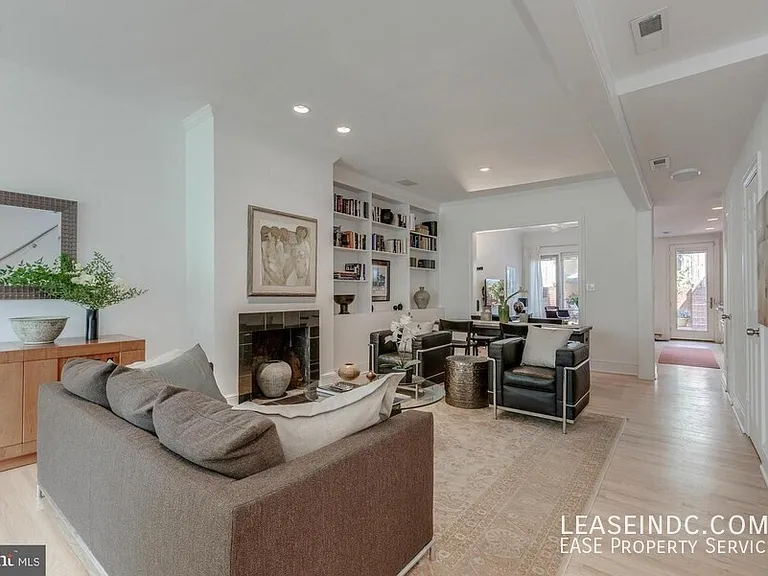 2503 I St NW — Photo 2