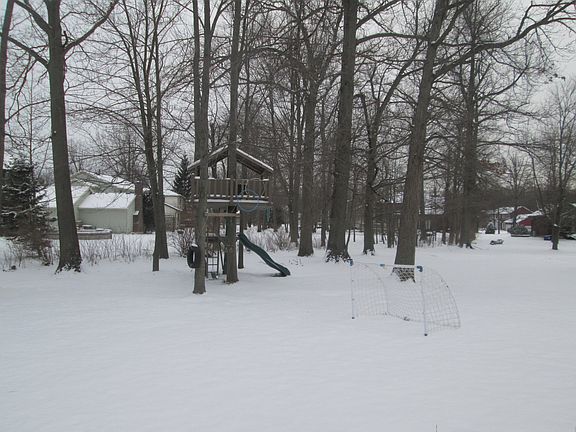 3rd image of 263 Glen Oak Dr