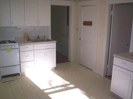 1 bed, 750 sqft, $1,875 — Photo 3