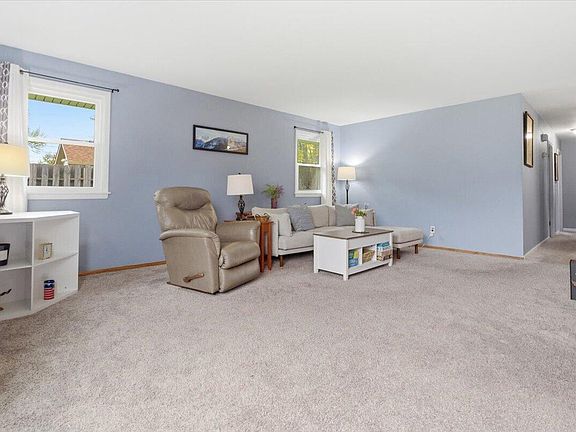 3rd image of 12450 39th AVENUE
