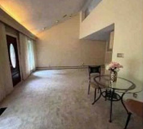 2nd image of 54 Centura