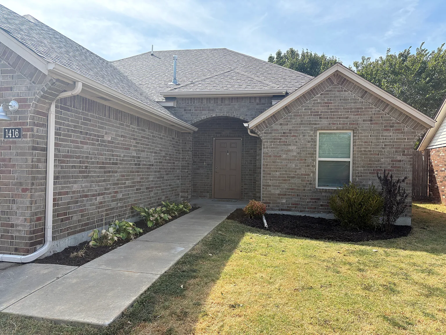 3 bed, 1686 sqft, $1,800 — Photo 2