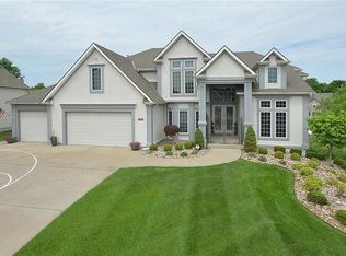 6310 N Kensington Ct, Gladstone, MO 64119