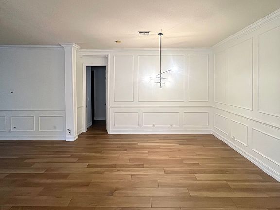 5th image of 104 NW Pleasant Grove Way