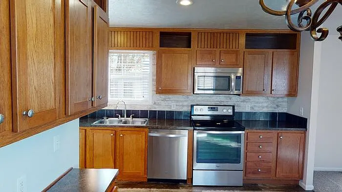 331 Continental Ave — Photo 5
