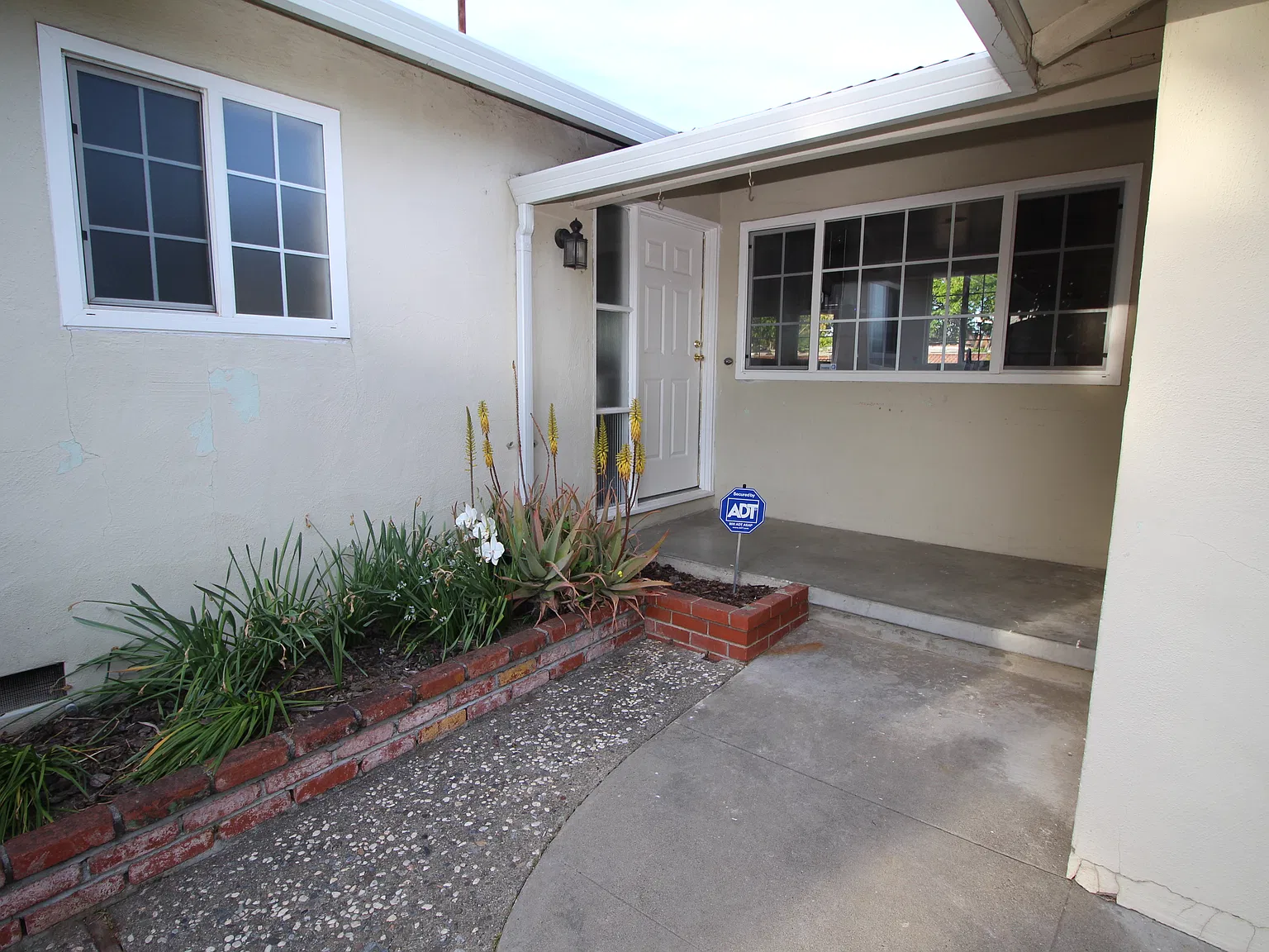 3 bed, 1166 sqft, $3,600 — Photo 3