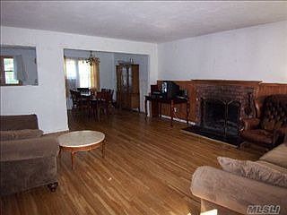 5th image of 35 Teaneck Dr