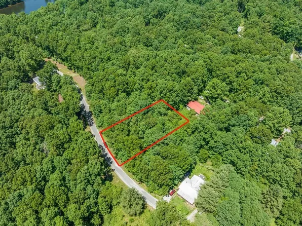 422 Chippewa Dr, Crossville, TN 38572